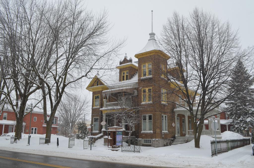 مبيت وإفطار Louiseville Le 100 St-Laurent المظهر الخارجي الصورة